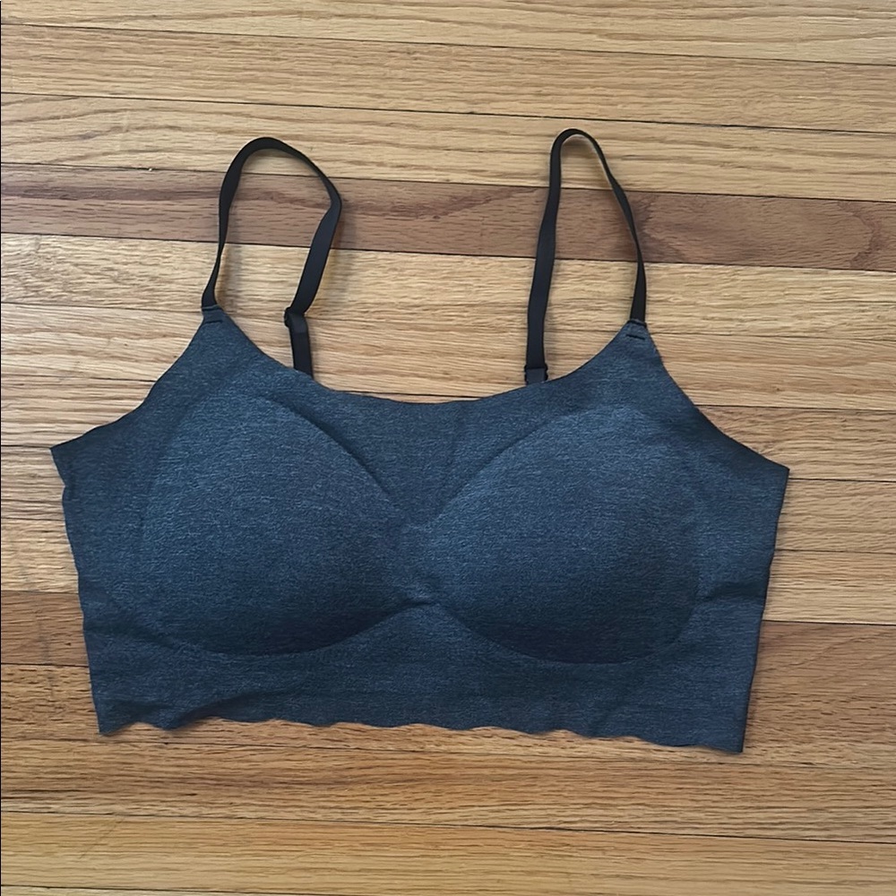 ZYIA Black Seamless Bra with Adjustable Straps M